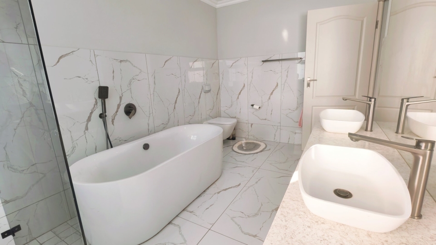3 Bedroom Property for Sale in Hartenbos Heuwels Western Cape